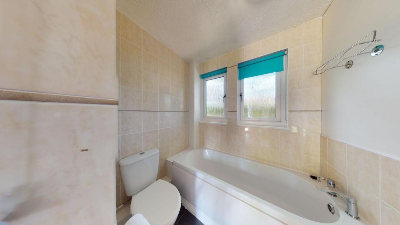 فيلا 37 Trevithick Court, Tolroy Manor هايلي المظهر الخارجي الصورة